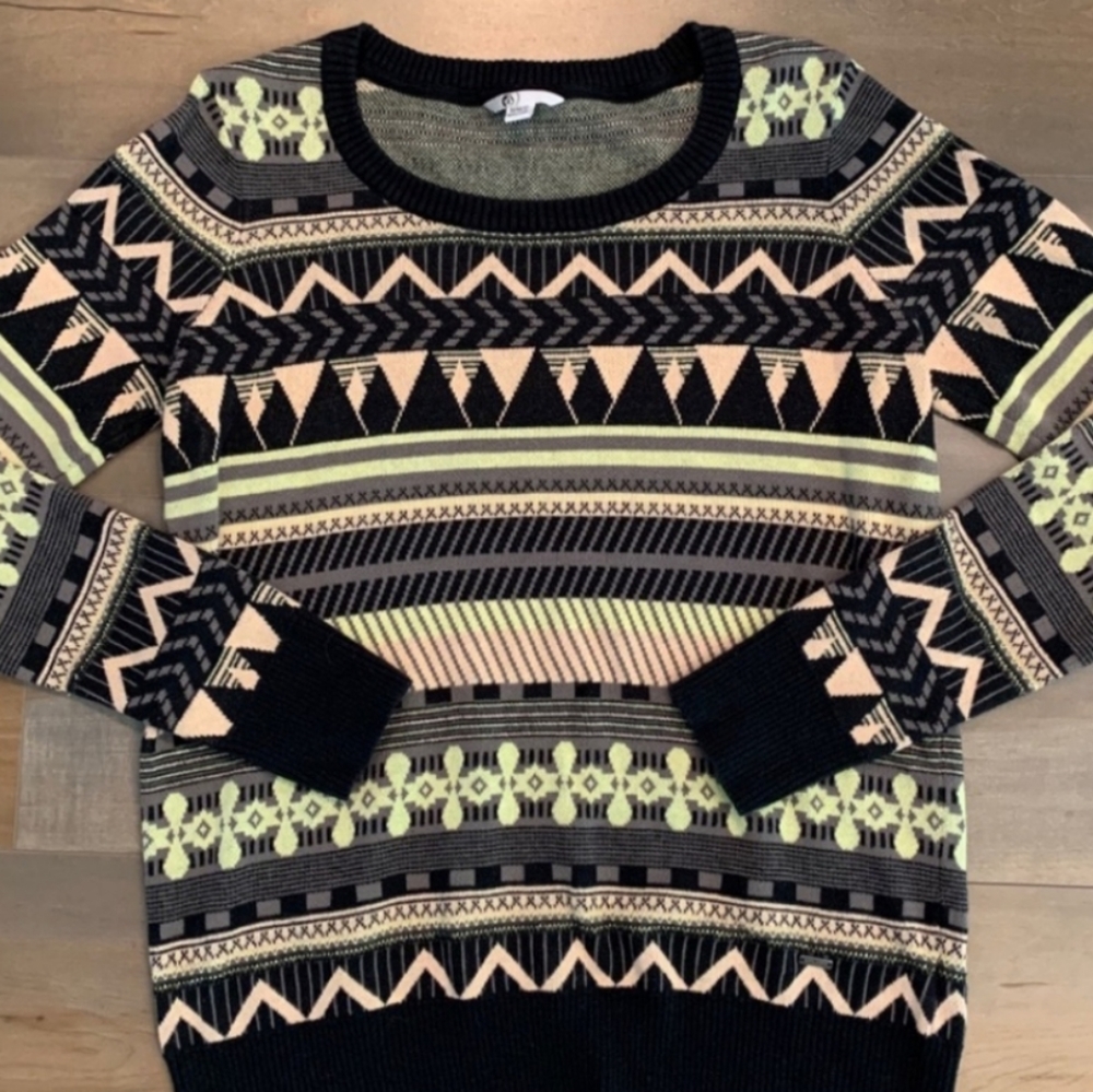 Volcom Women’s sweater size M